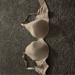 Chic Cream Women's Bra